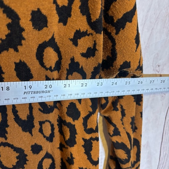 Isle by Melis Kozan Leopard Print Long Sleeve Sweater Knit Top Medium - Picture 5 of 6